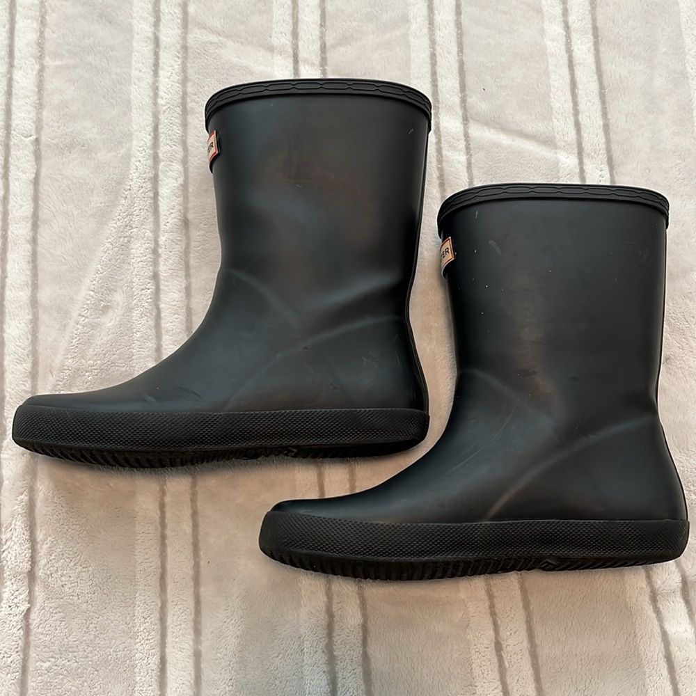 Hunter Kids Black Rain Boots - Picture 2 of 10